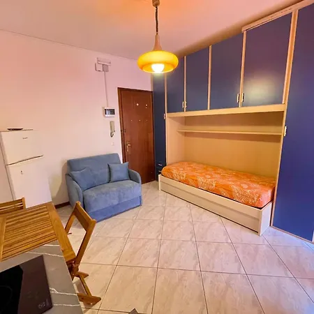 Διαμέρισμα Practical With Balcony By The *